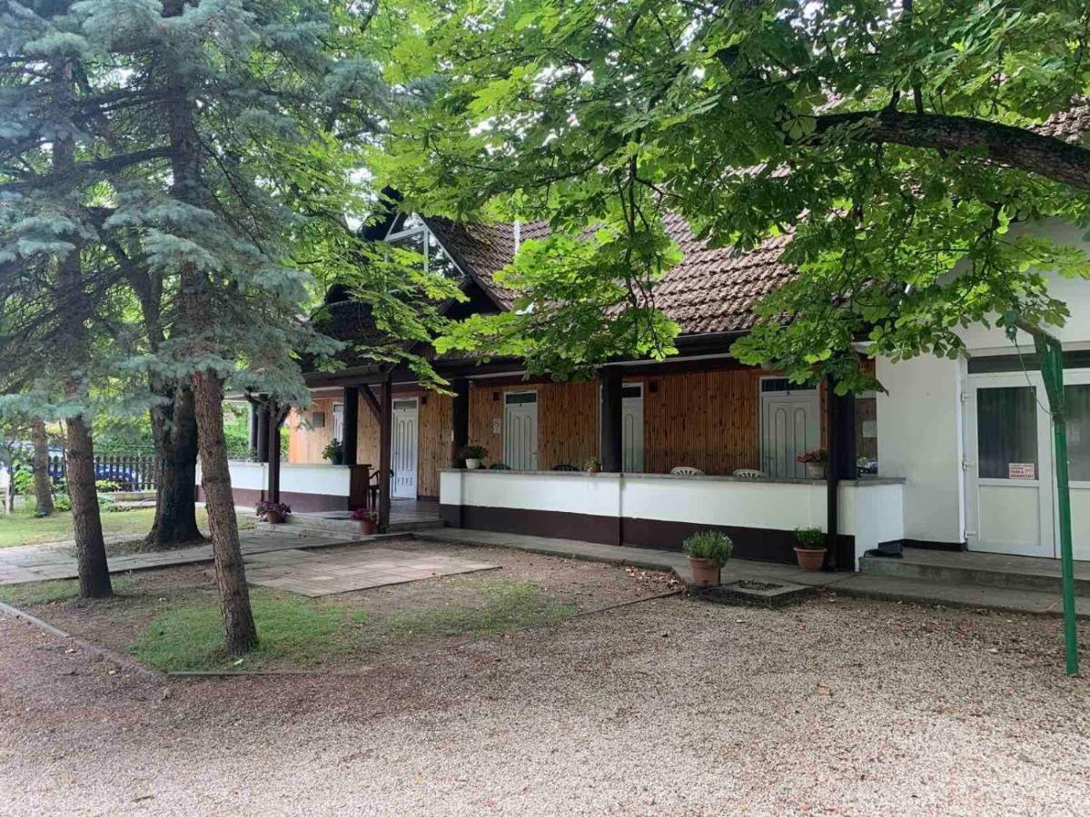 Appartamento Platán üdülő Balatonlelle Esterno foto