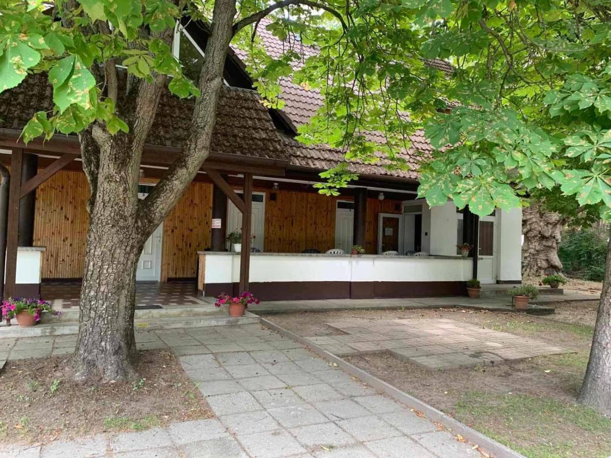 Appartamento Platán üdülő Balatonlelle Esterno foto